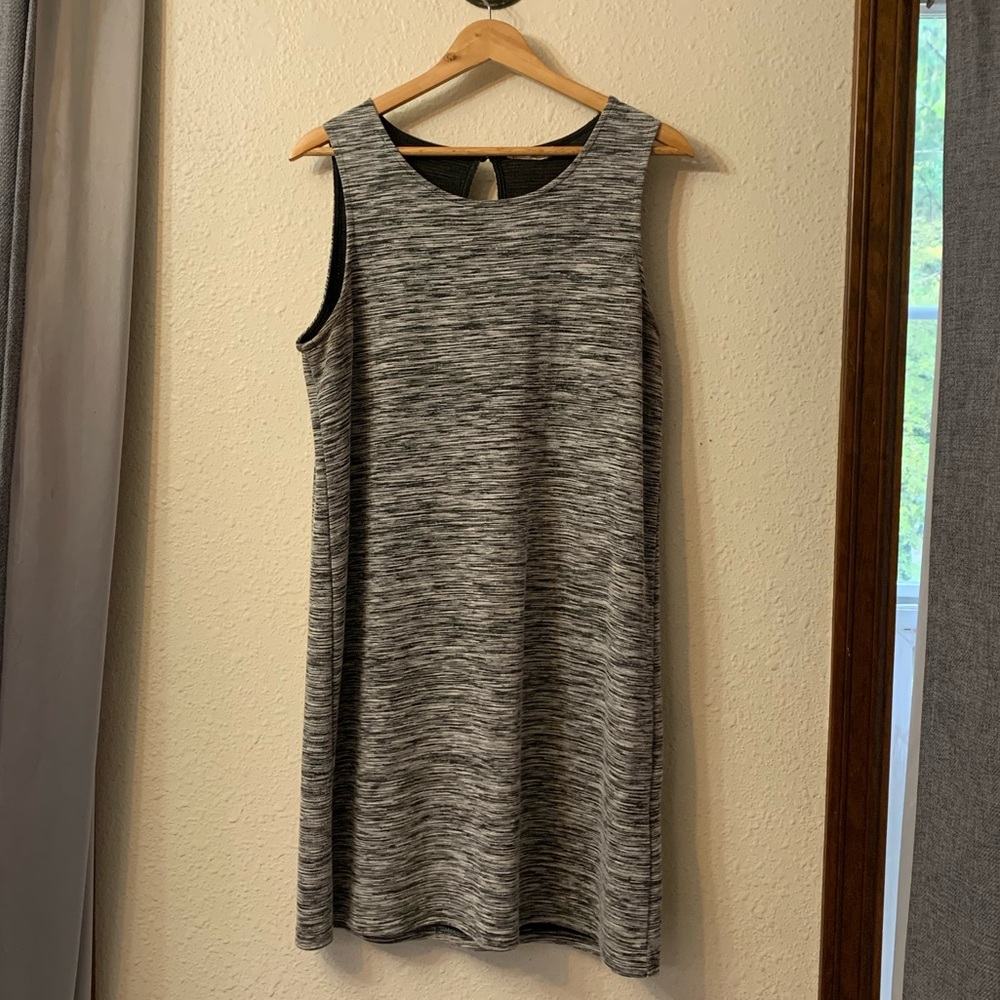 Jane and Delancey Sleeveless Knit Dress Gray Stripes - Medium - EUC